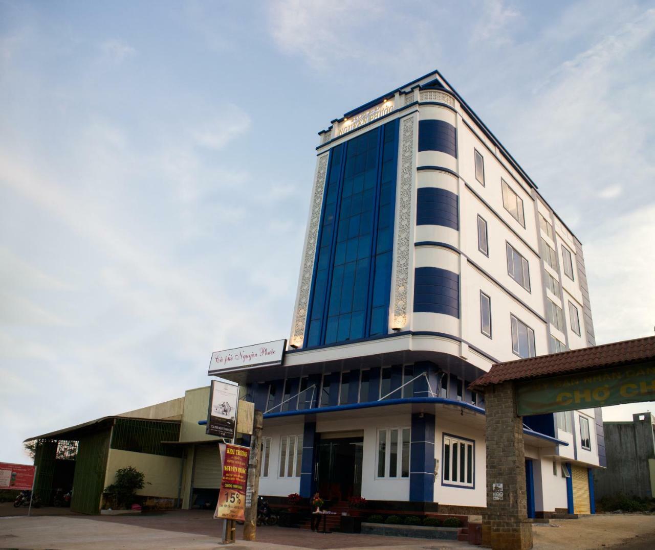 Hotel Nguyen Phuoc Pleiku Luaran gambar